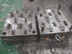 汽車配件雨刮塑膠模具，注塑模具制造，精密模具加工